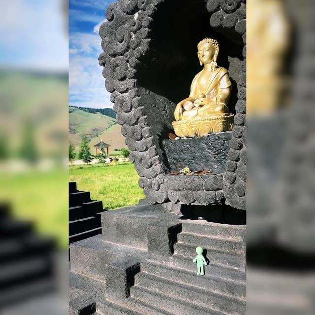 Garden of One Thousand Buddha’s
