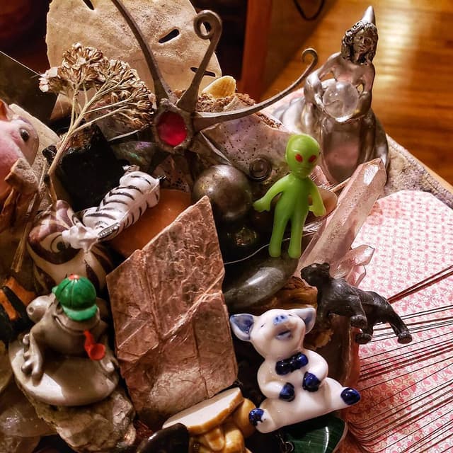 Alien altar