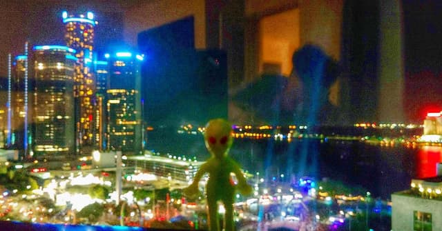 Crowne Plaza Alien
