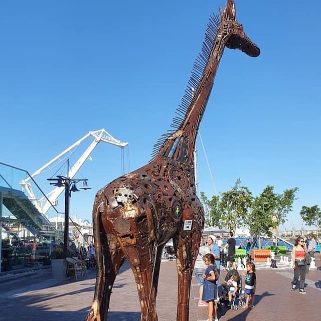 Giraffe Alien