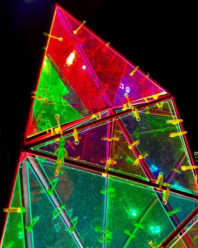 Prismatic alien