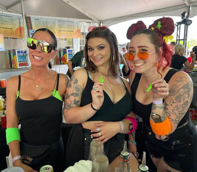 VIP Bar 👽💚