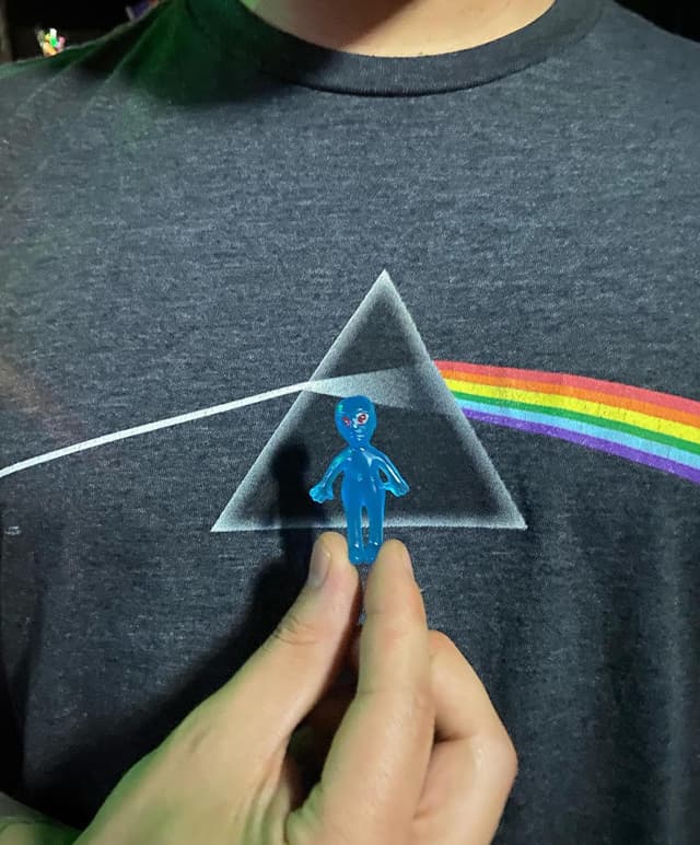 Blue aliens don’t glow the most, but they have the most fun