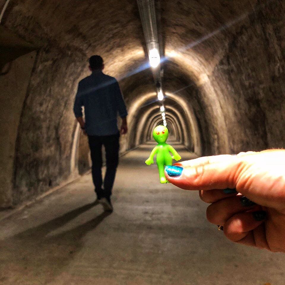 Tunnel alien